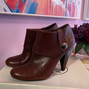 Steve Madden ankle bootie
